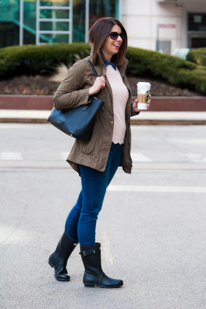 navy hunter boots outfit