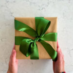 Gift Wrap Guide – How To Tie The Perfect Bow