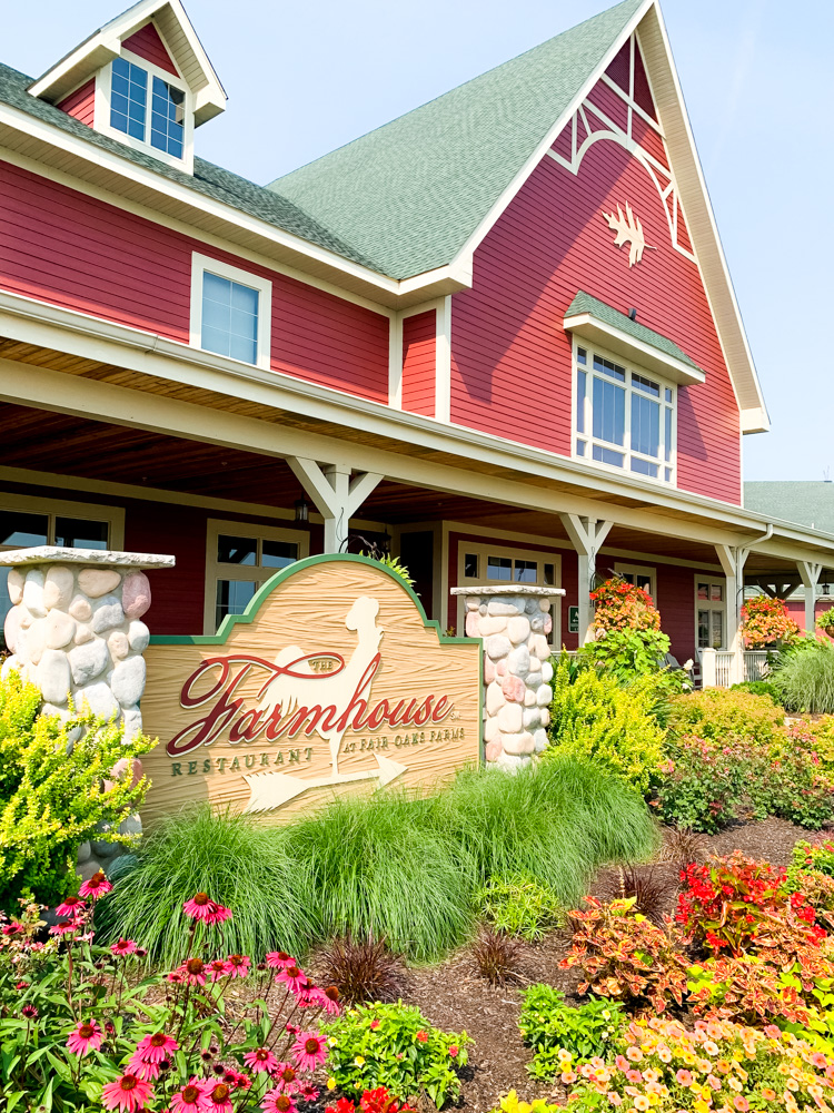 exterior of farmhouse restaurant 