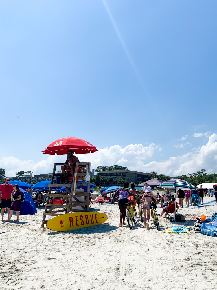 shore with people in Coligny Beach