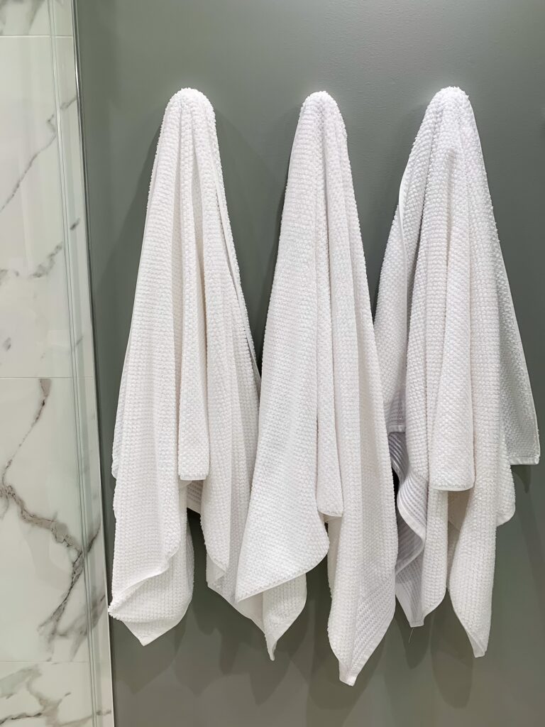 white towels for primary bathroom essentials