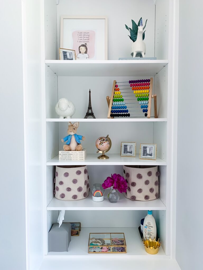 styling kids bookshelves with colors 