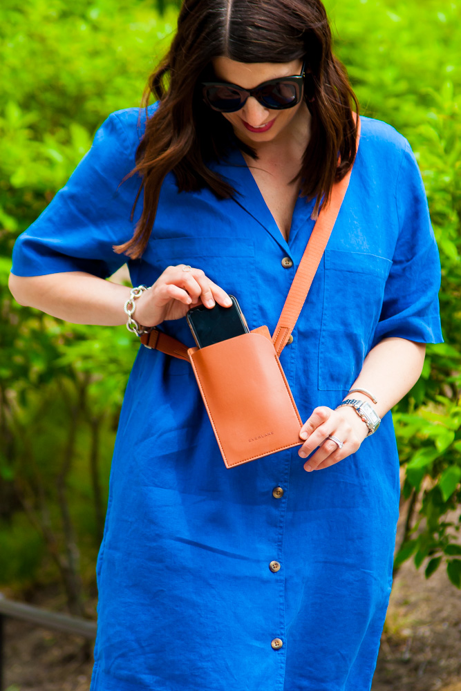 a sling as part of the perfect summer travel outfit