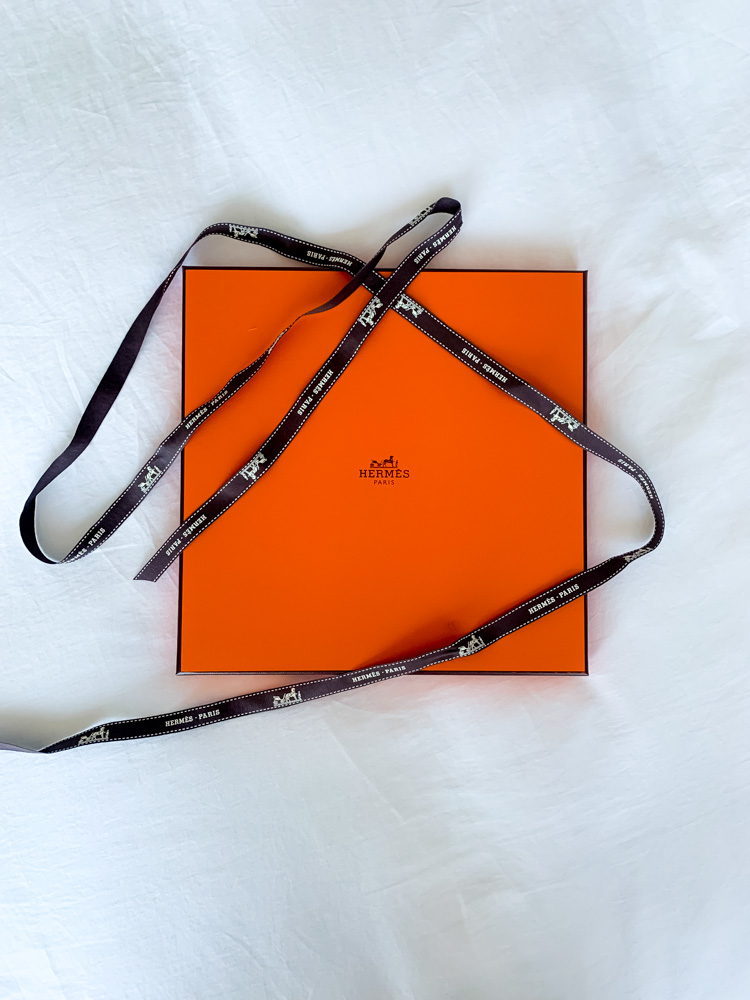 How to: Accessorize Your Handbag With an Hermes Scarf