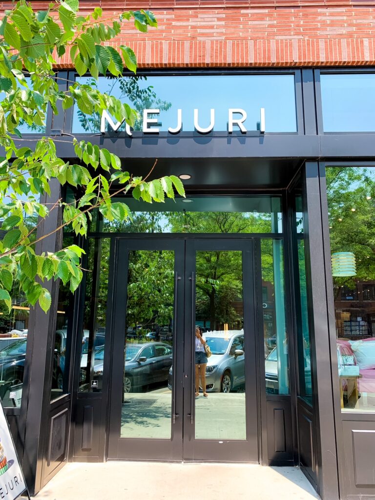 the front of the Mejuri Chicago store